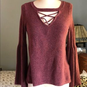 EUC bell-sleeved American Eagle sweater - Size S